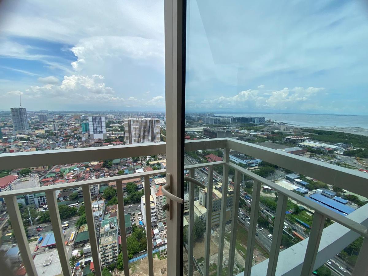 Coast Stay By J 40Th Floor Penthouse Манила Экстерьер фото